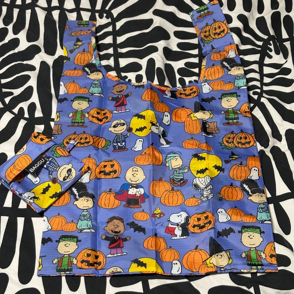 BAGGU PEANUTS Halloween Reusable Bag Used in great condition.